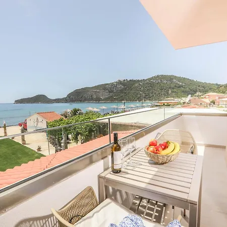 Magdachris Luxury Agios Georgios Pagon