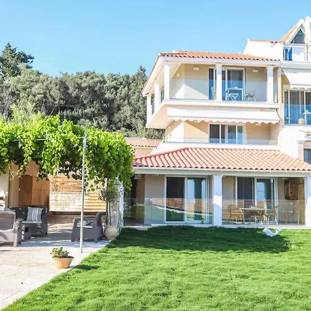 Magdachris Luxury Hotel *